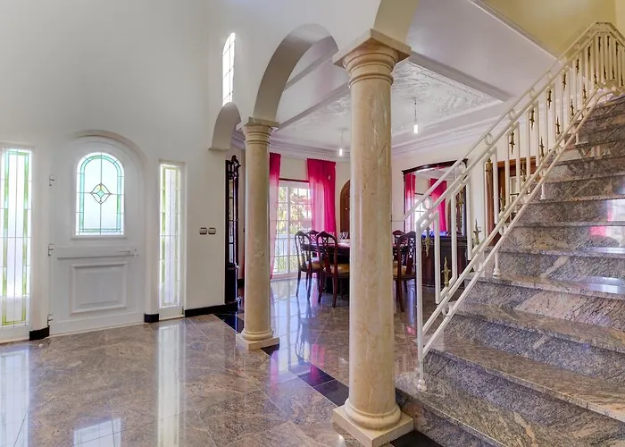 Menir Villa