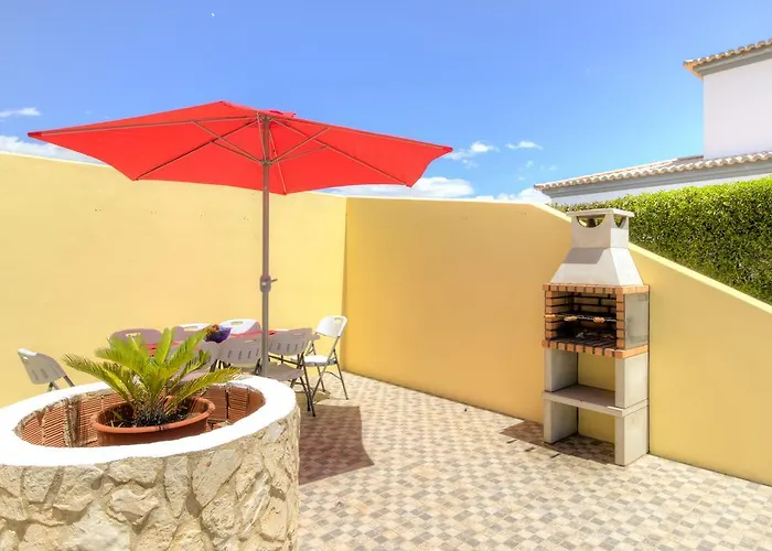 Menir Villa Lagoa (Algarve)